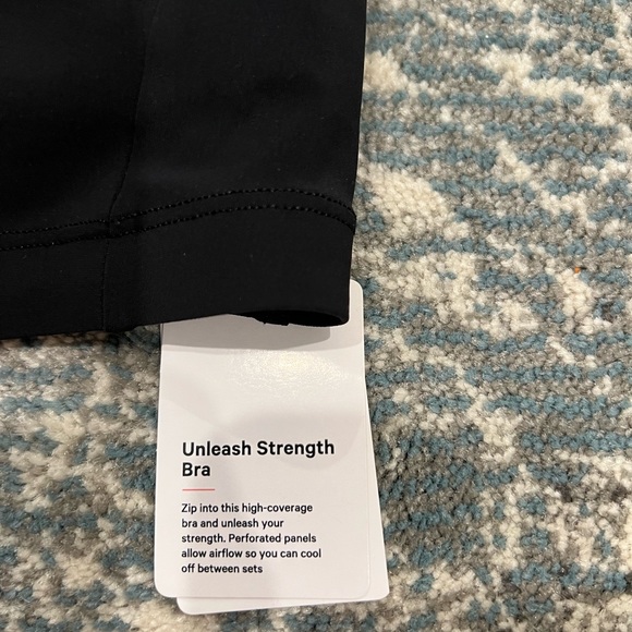 Lululemon Unleash Strength Sports Bra size 6 - Picture 5 of 5
